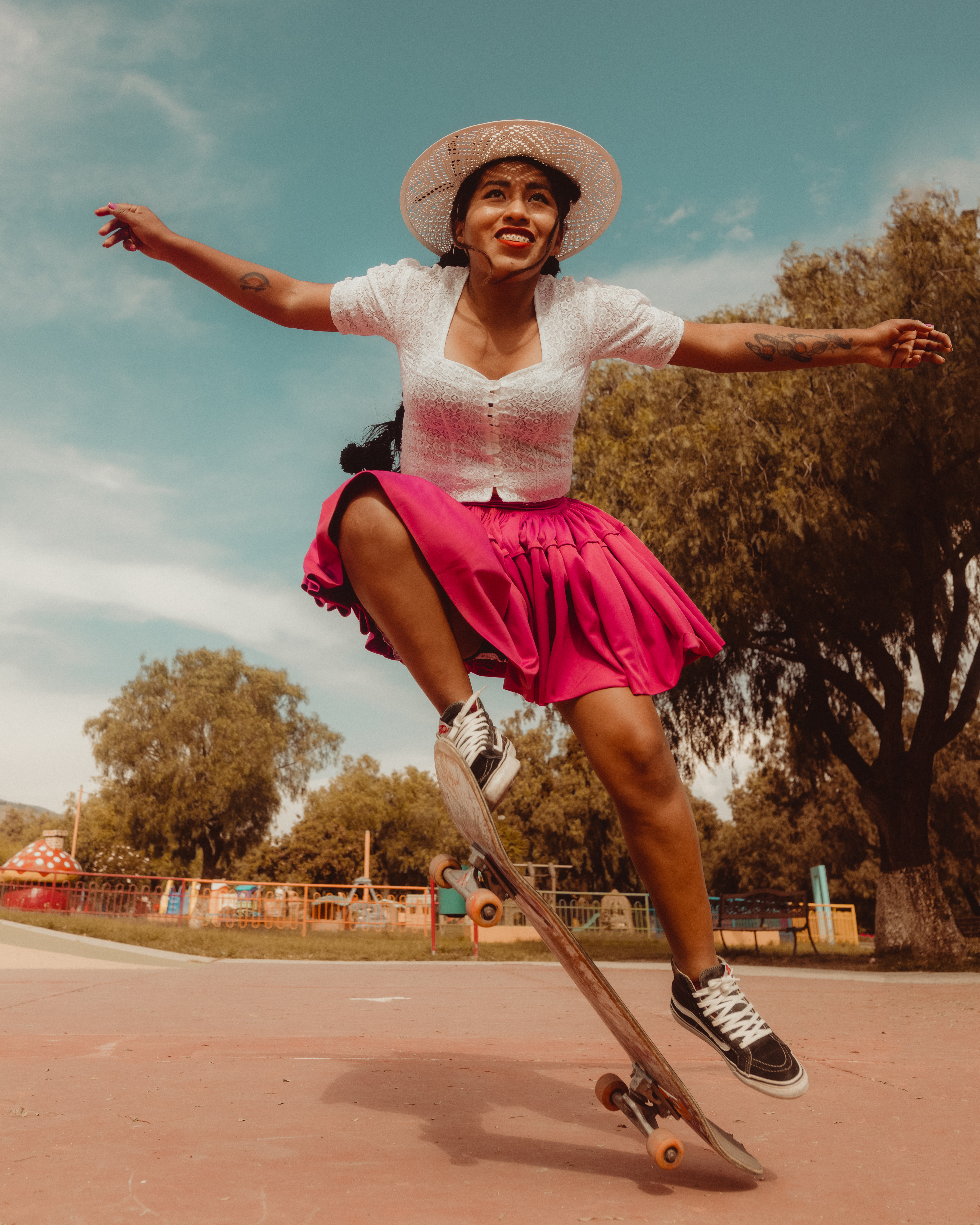 Cholita skaters in action